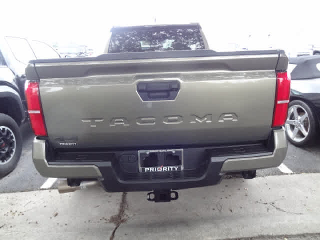 Used 2024 Toyota Tacoma TRD Sport AWD/4WD image 5