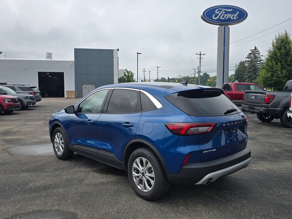 Certified 2023 Ford Escape Active AWD/4WD image 3