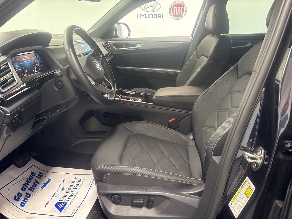 Used 2025 Volkswagen Atlas Cross Sport SE AWD/4WD image 10