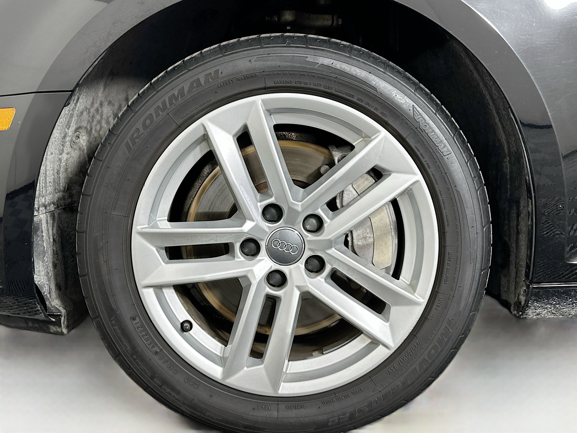 Used 2017 Audi A4 2.0T Premium image 11