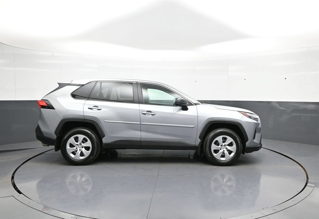 Certified 2024 Toyota RAV4 LE AWD/4WD image 5