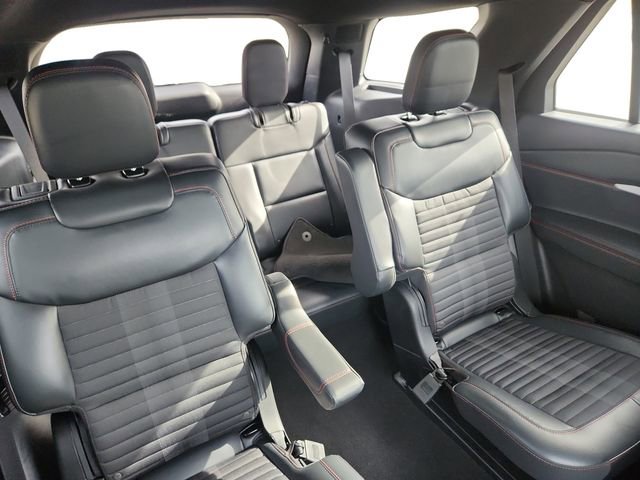 Certified 2025 Ford Explorer ST-Line image 18