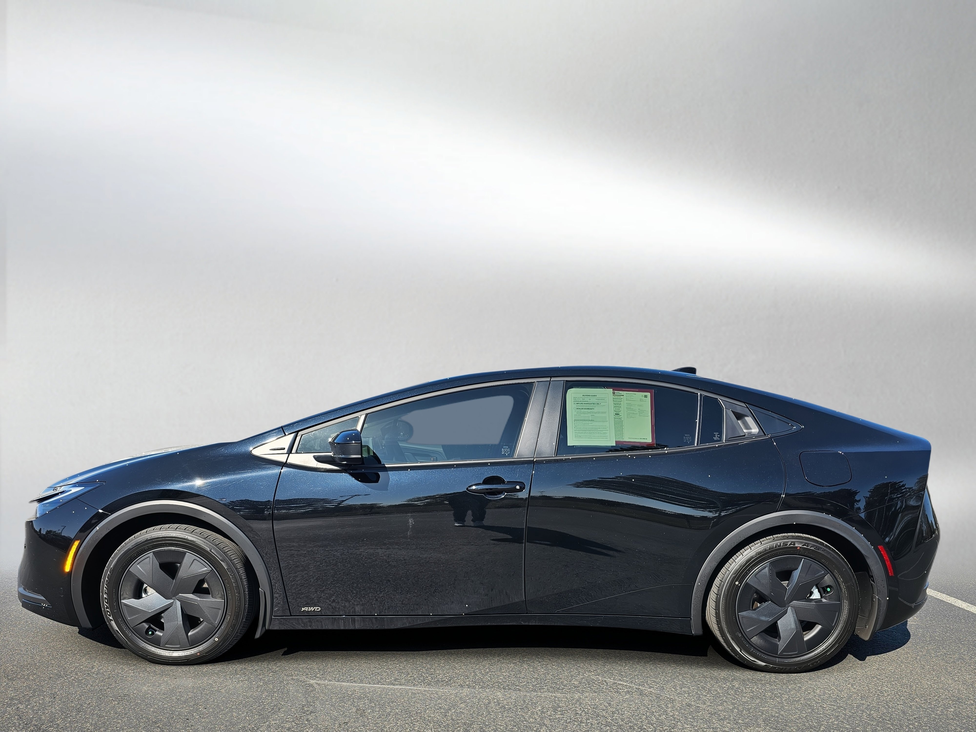 Used 2024 Toyota Prius LE image 2