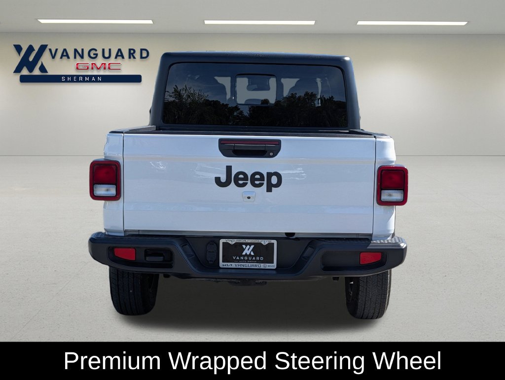 Used 2025 Jeep Gladiator Sport AWD/4WD image 5