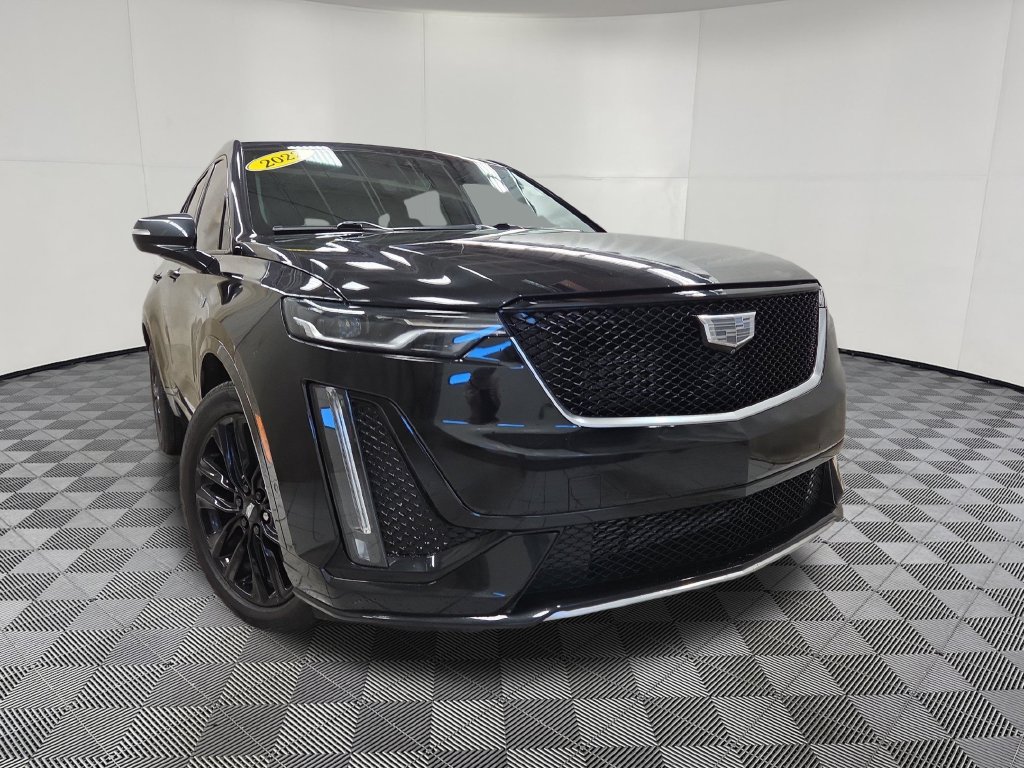 Used 2022 Cadillac XT6 Sport w/ Technology Package AWD/4WD image 2