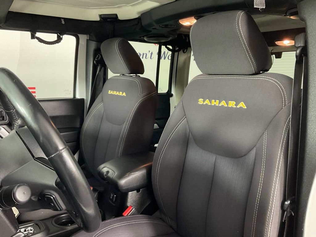 Used 2013 Jeep Wrangler Unlimited Sahara image 14