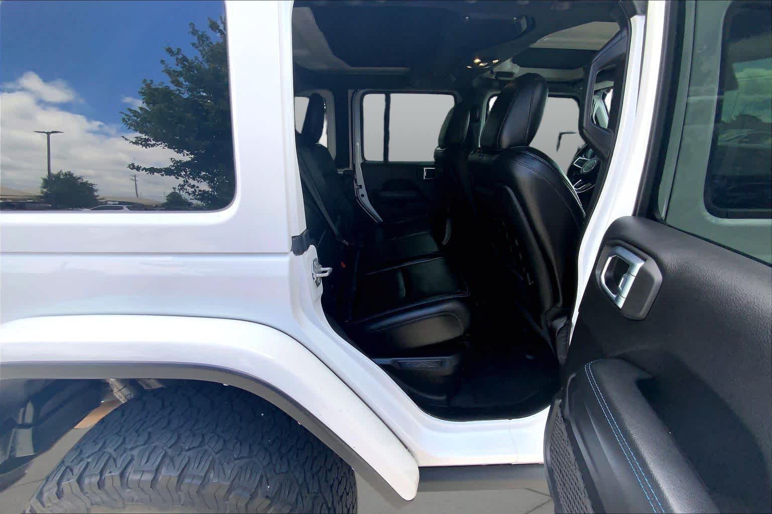 Used 2021 Jeep Wrangler Unlimited Rubicon 4xe w/ Cold Weather Group AWD/4WD image 20