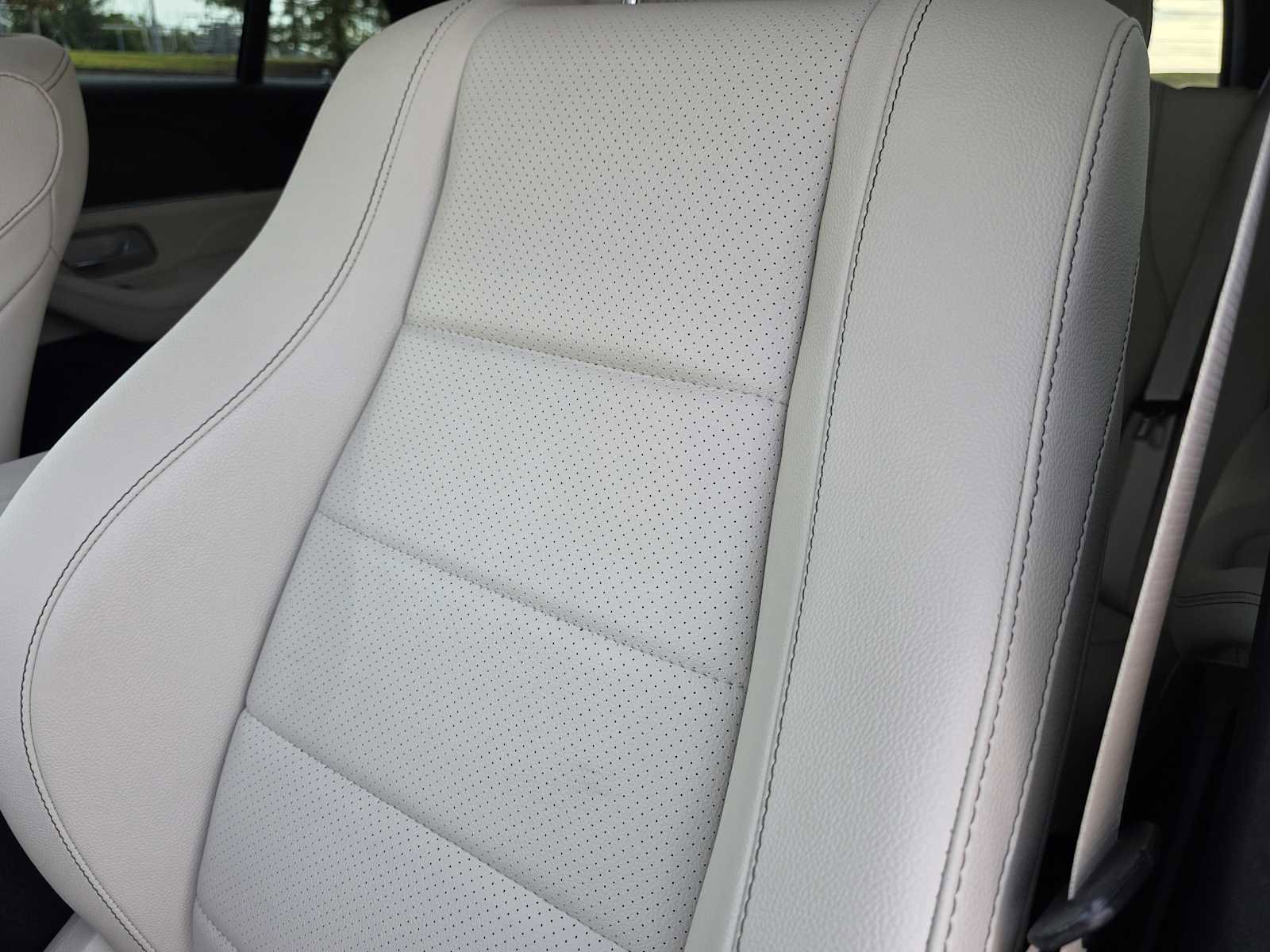 Used 2025 Mercedes-Benz GLE 350 4MATIC image 16