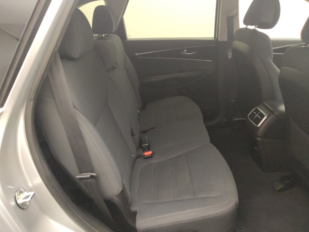 Used 2016 Kia Sorento L image 19