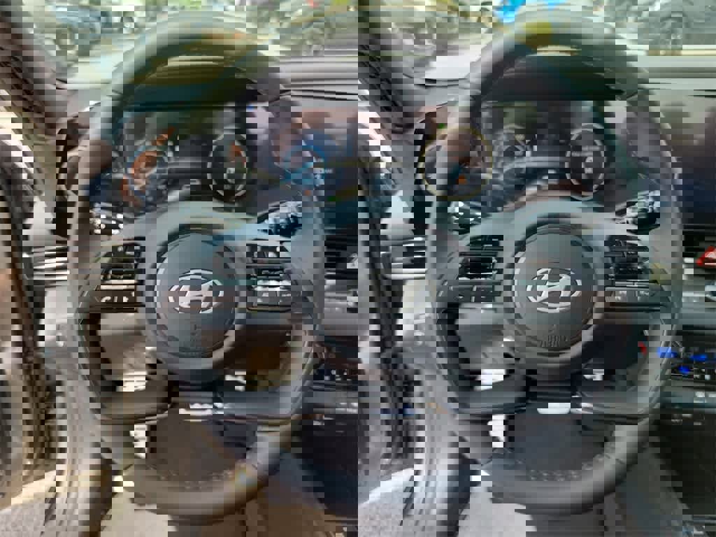 New 2025 Hyundai Elantra SEL image 27