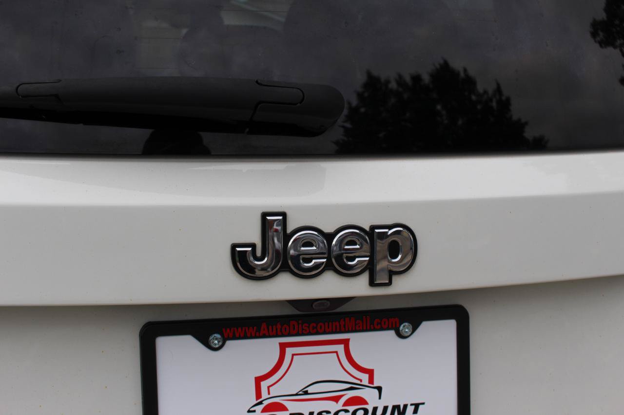 Used 2016 Jeep Renegade Latitude w/ Cold Weather Group FWD image 40