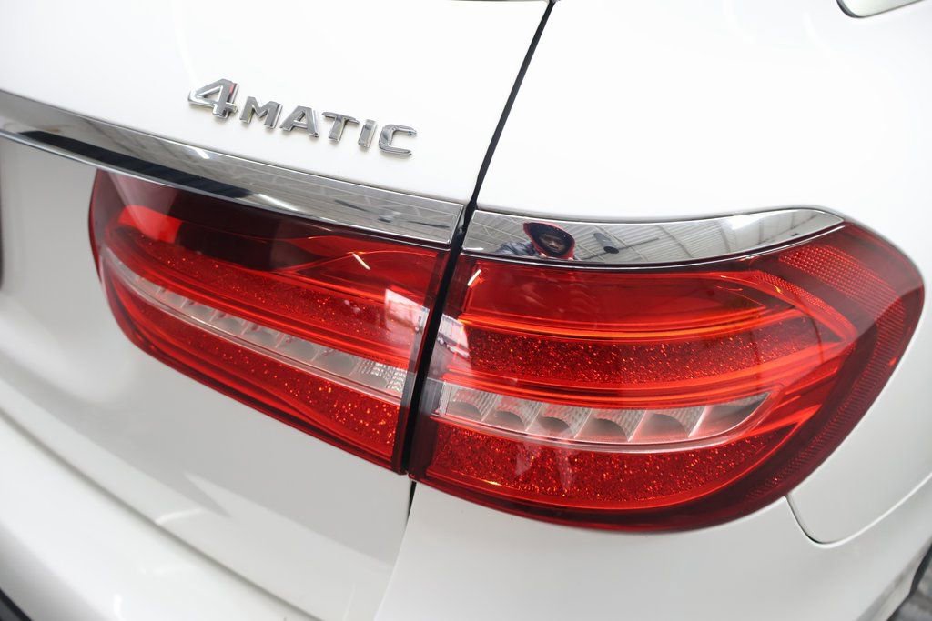 Used 2017 Mercedes-Benz E 400 4MATIC Wagon image 30