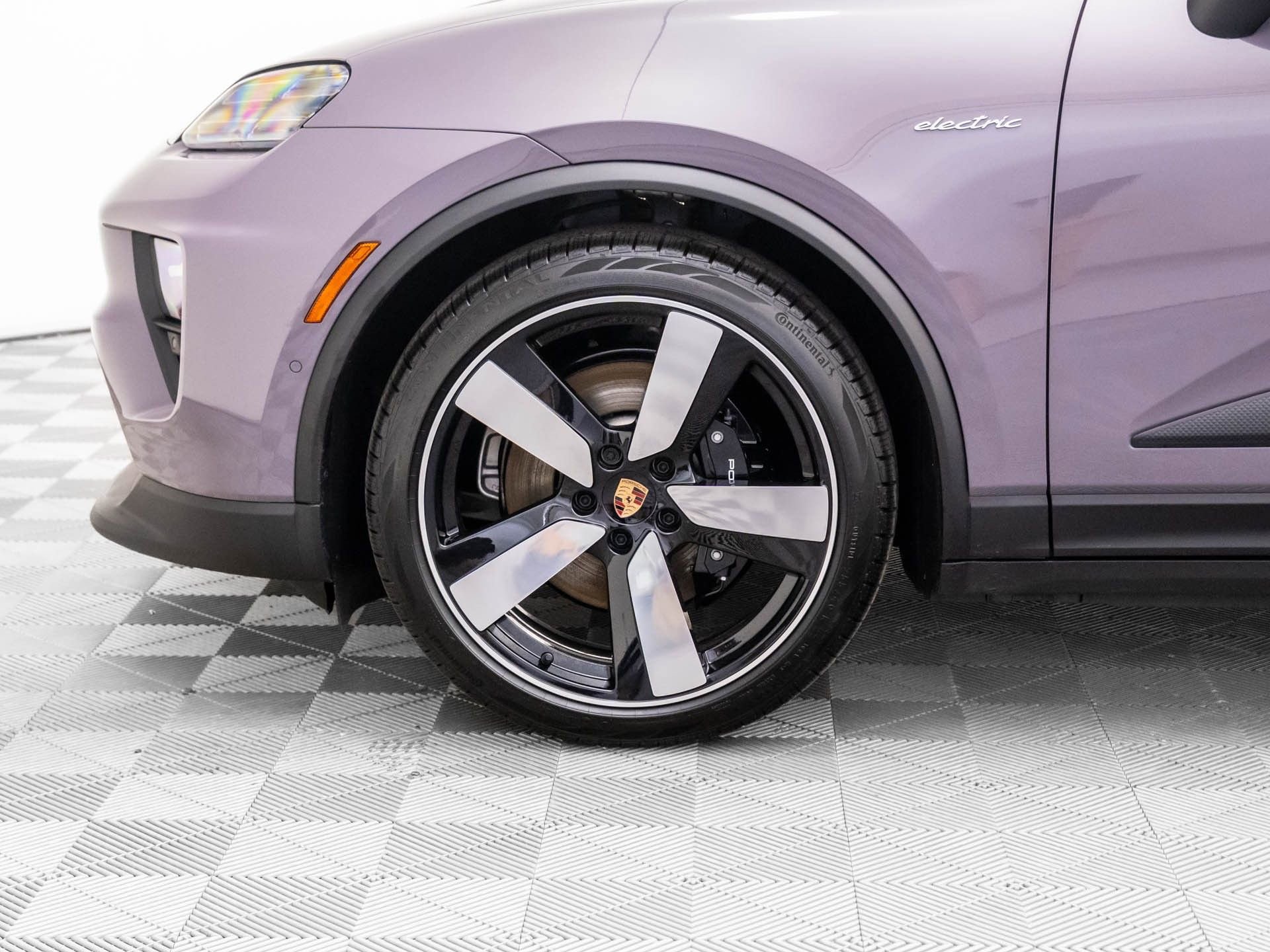 New 2025 Porsche Macan 4S Electric image 37