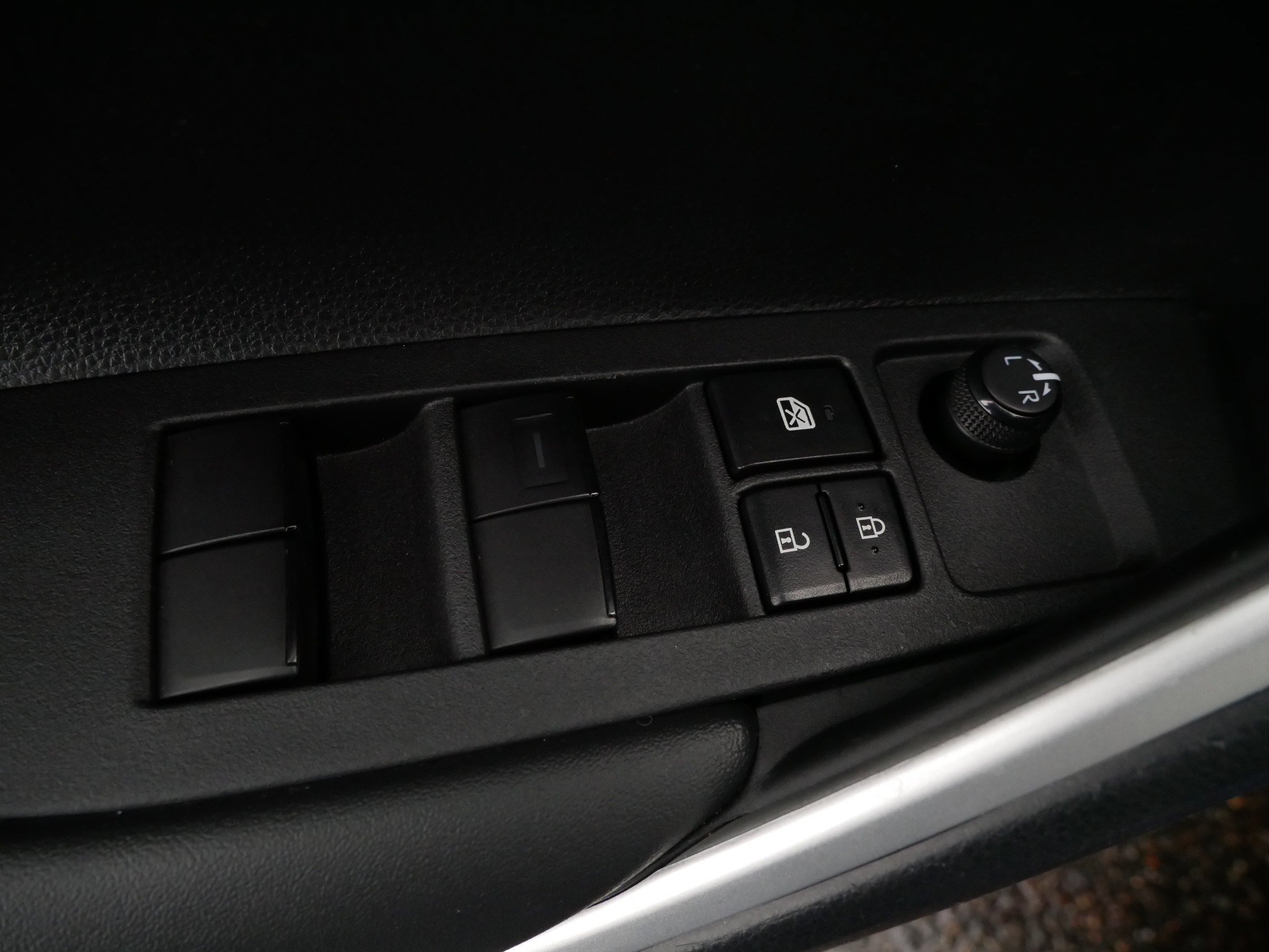 Certified 2024 Toyota Corolla Cross LE image 19