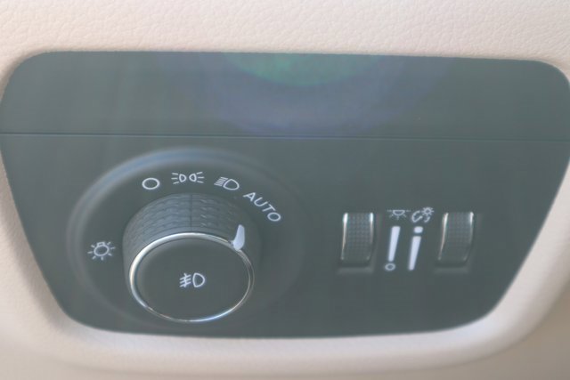 New 2025 Jeep Grand Cherokee Limited image 11