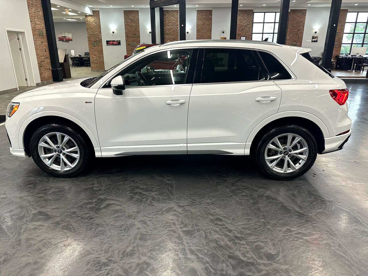 Used 2022 Audi Q3 2.0T Premium image 8