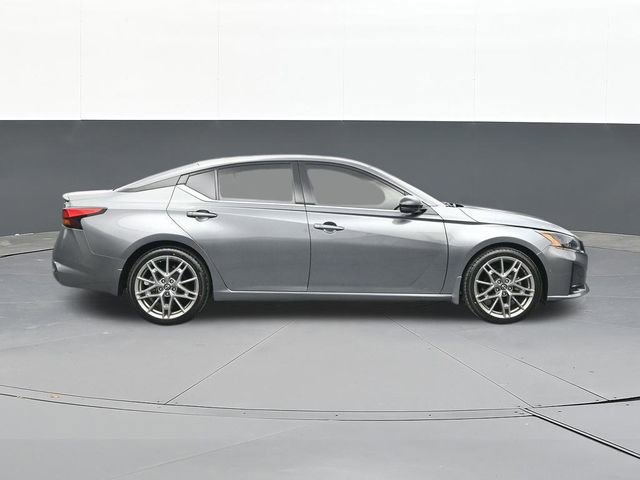 Used 2023 Nissan Altima 2.0 SR FWD image 18