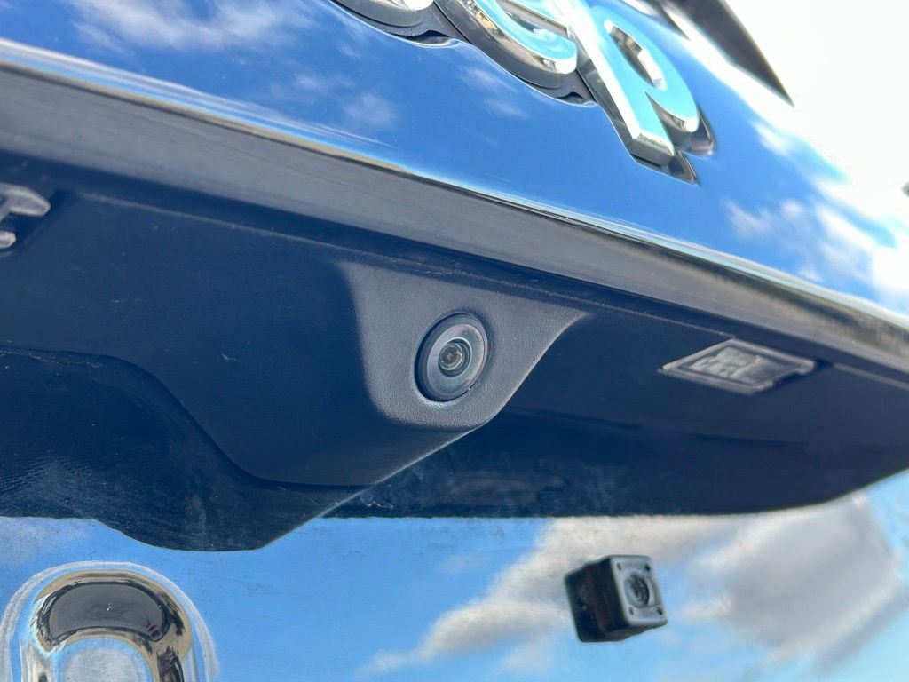 Certified 2022 Jeep Grand Cherokee Laredo E image 30