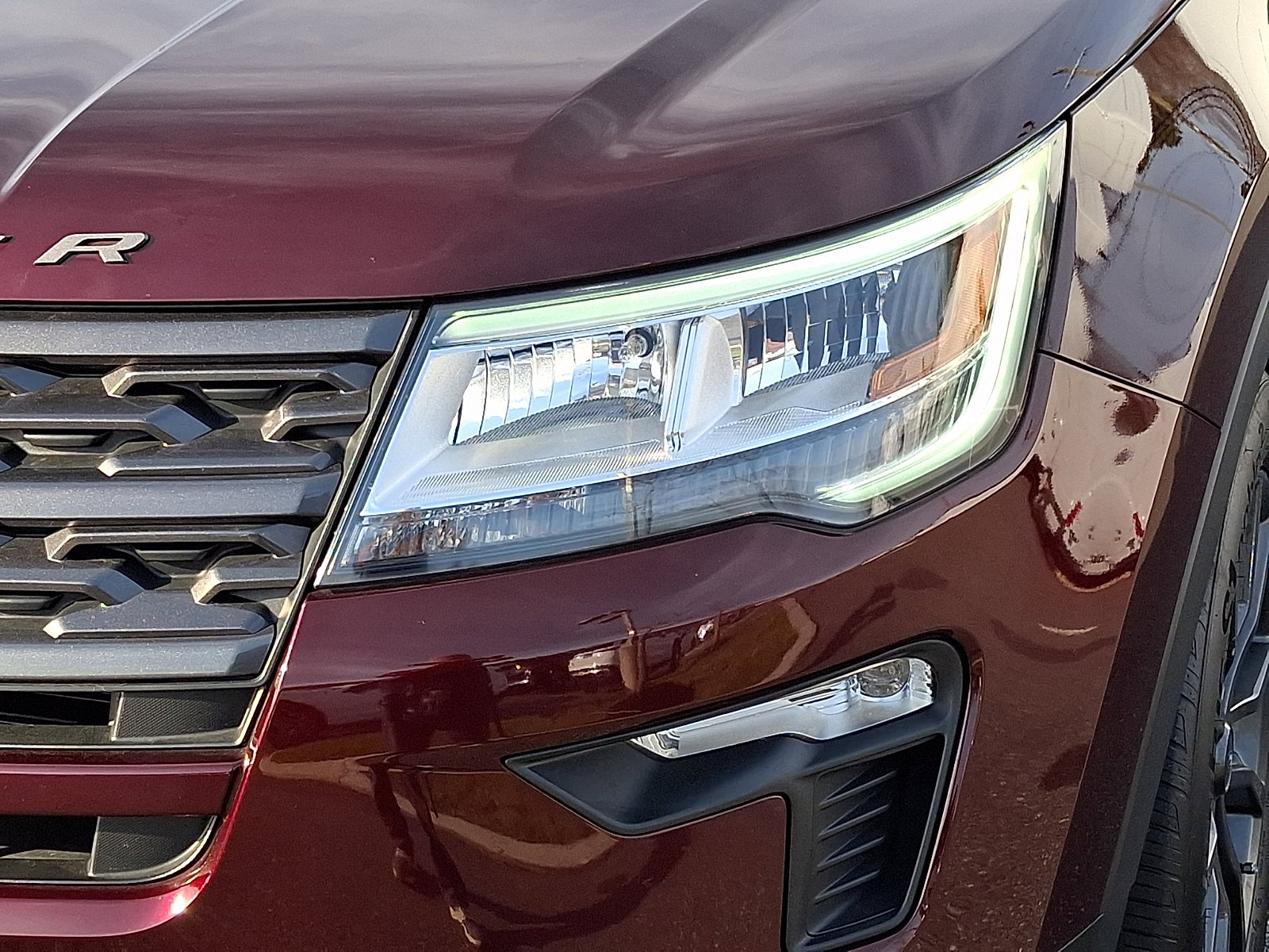 Used 2018 Ford Explorer XLT w/ Equipment Group 202A image 9