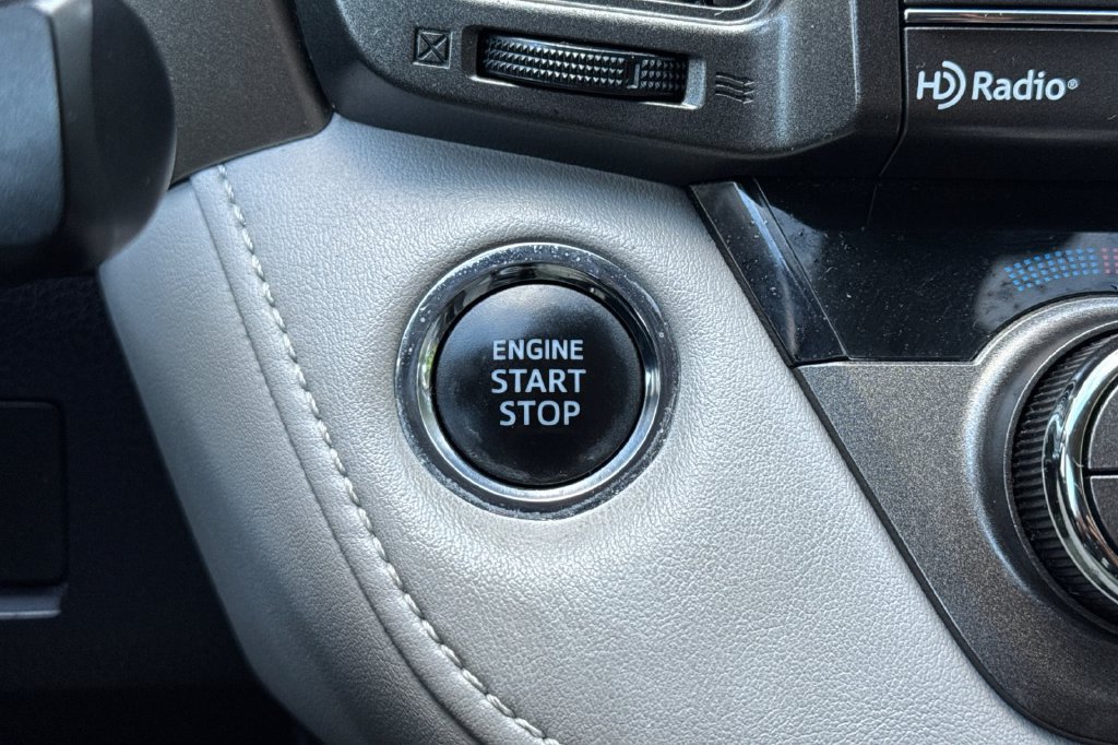 Used 2014 Toyota RAV4 Limited w/ Technology Package FWD image 22