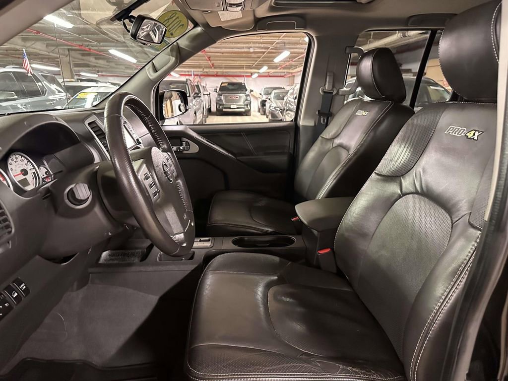 Used 2018 Nissan Frontier PRO-4X w/ Pro-4x Luxury Package image 16
