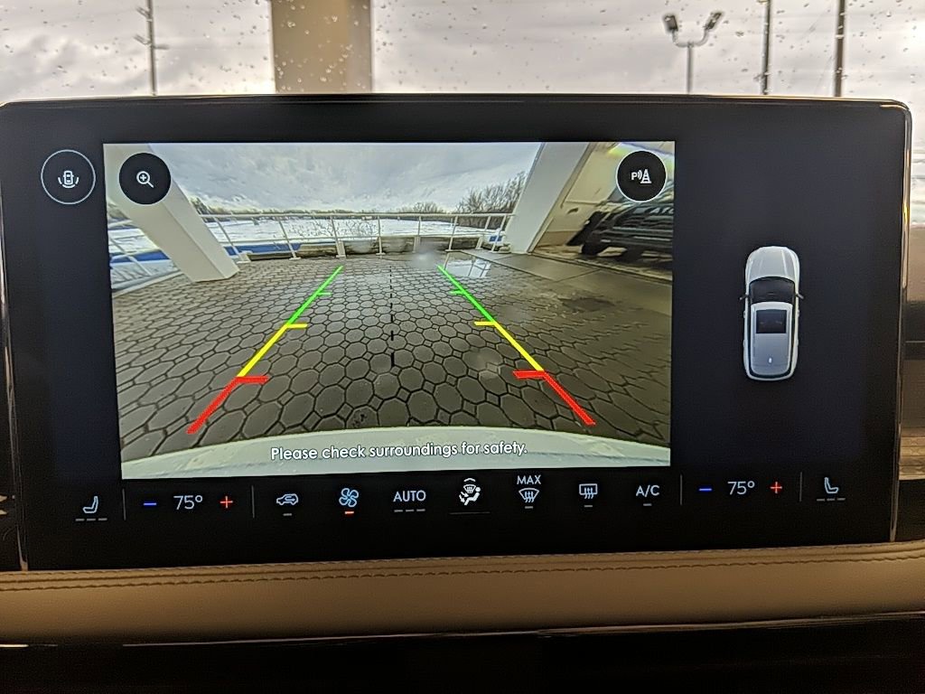 Certified 2025 Lincoln Corsair AWD image 18