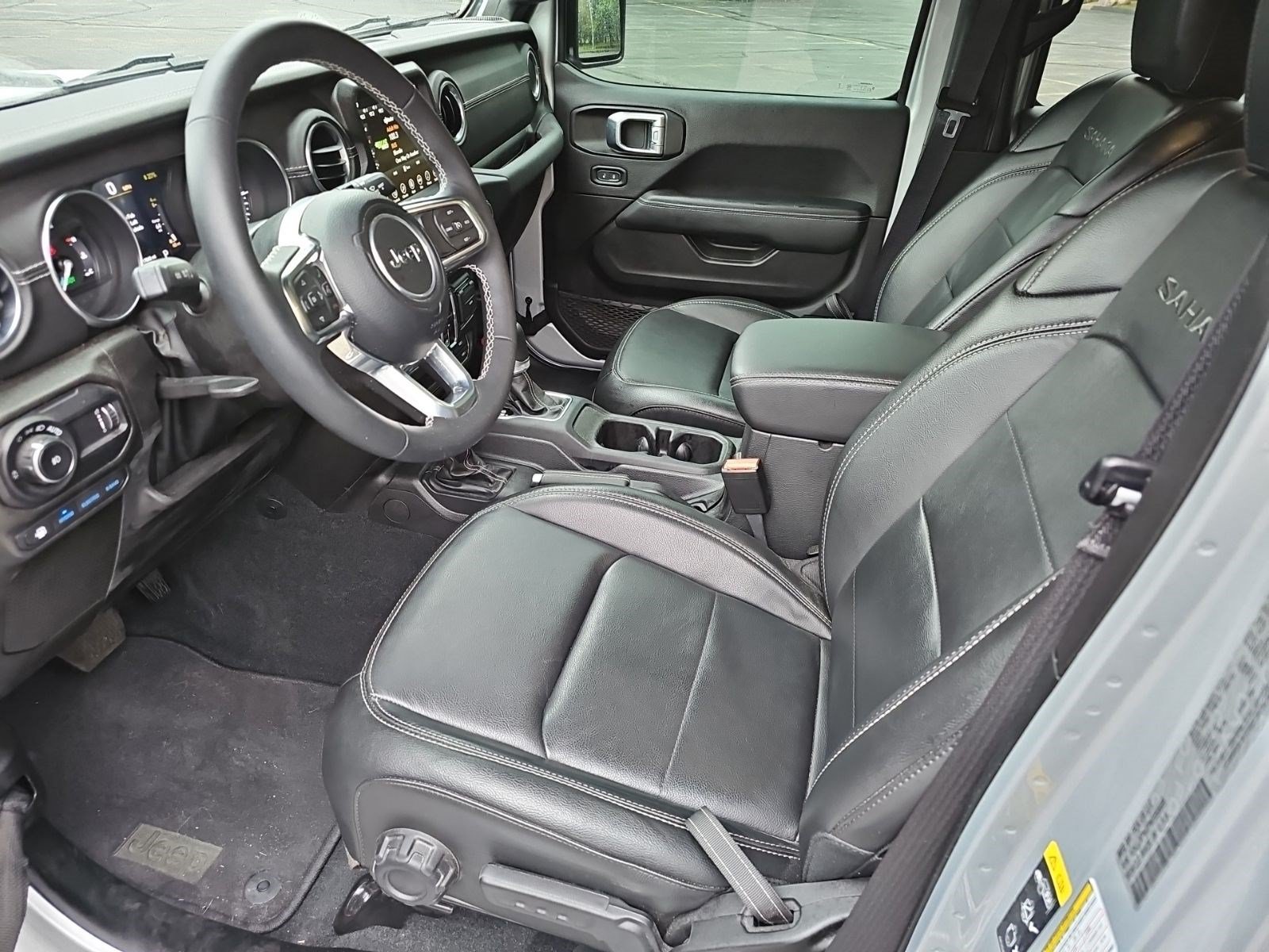 Used 2023 Jeep Wrangler Unlimited Sahara w/ Cold Weather Group AWD/4WD image 18