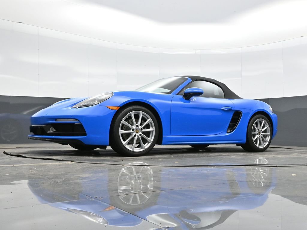 Certified 2025 Porsche 718 Boxster RWD image 34