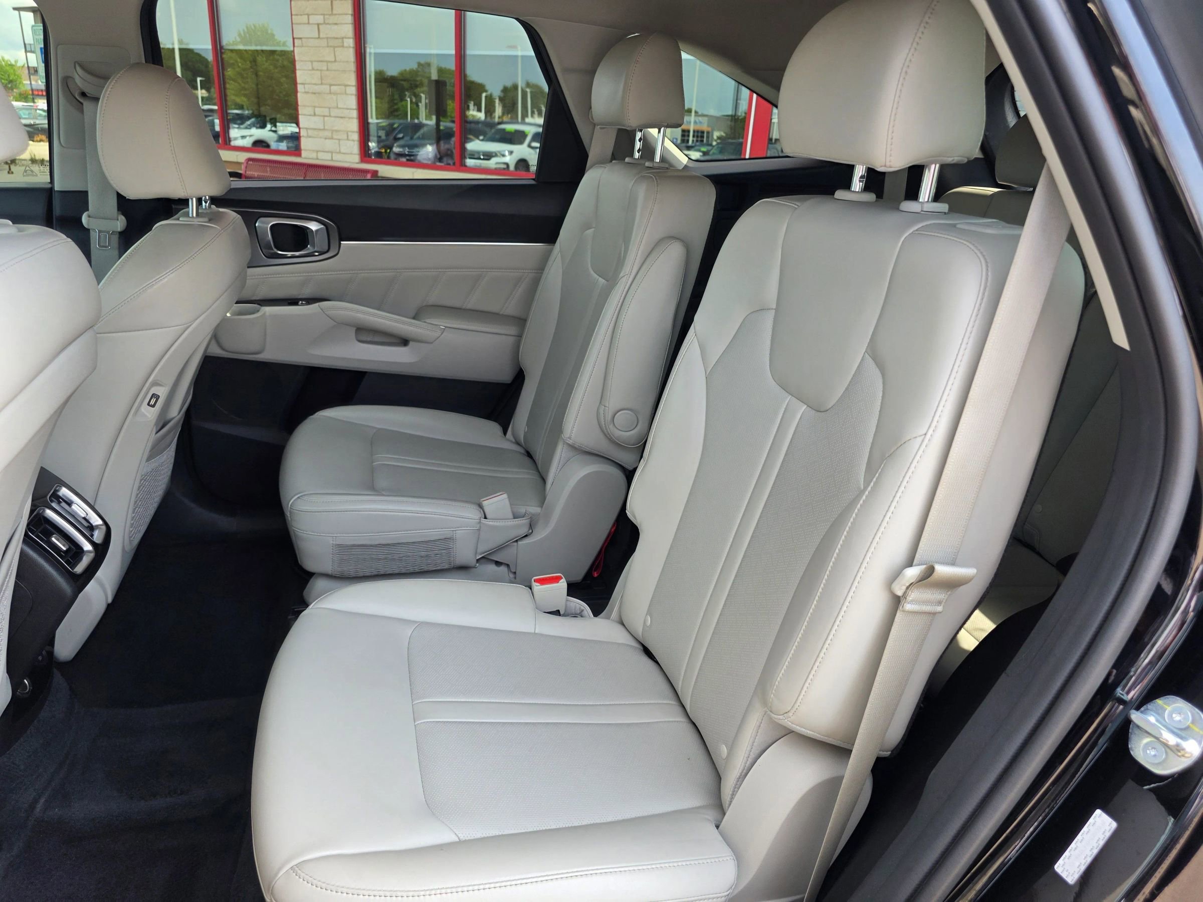 Used 2023 Kia Sorento SX image 10