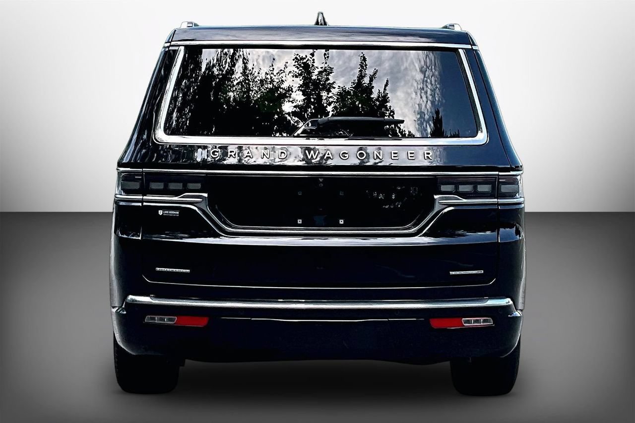 Used 2023 Jeep Grand Wagoneer Series II AWD/4WD image 7