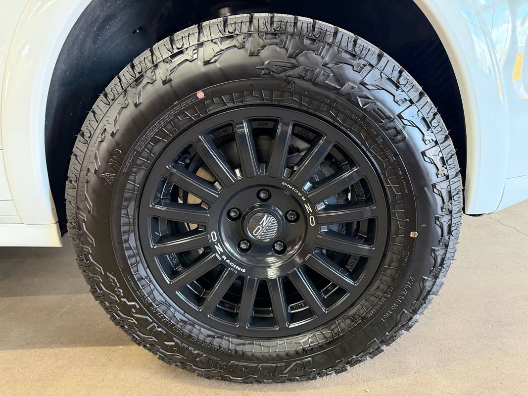 Used 2014 Porsche Cayenne Diesel AWD/4WD image 33