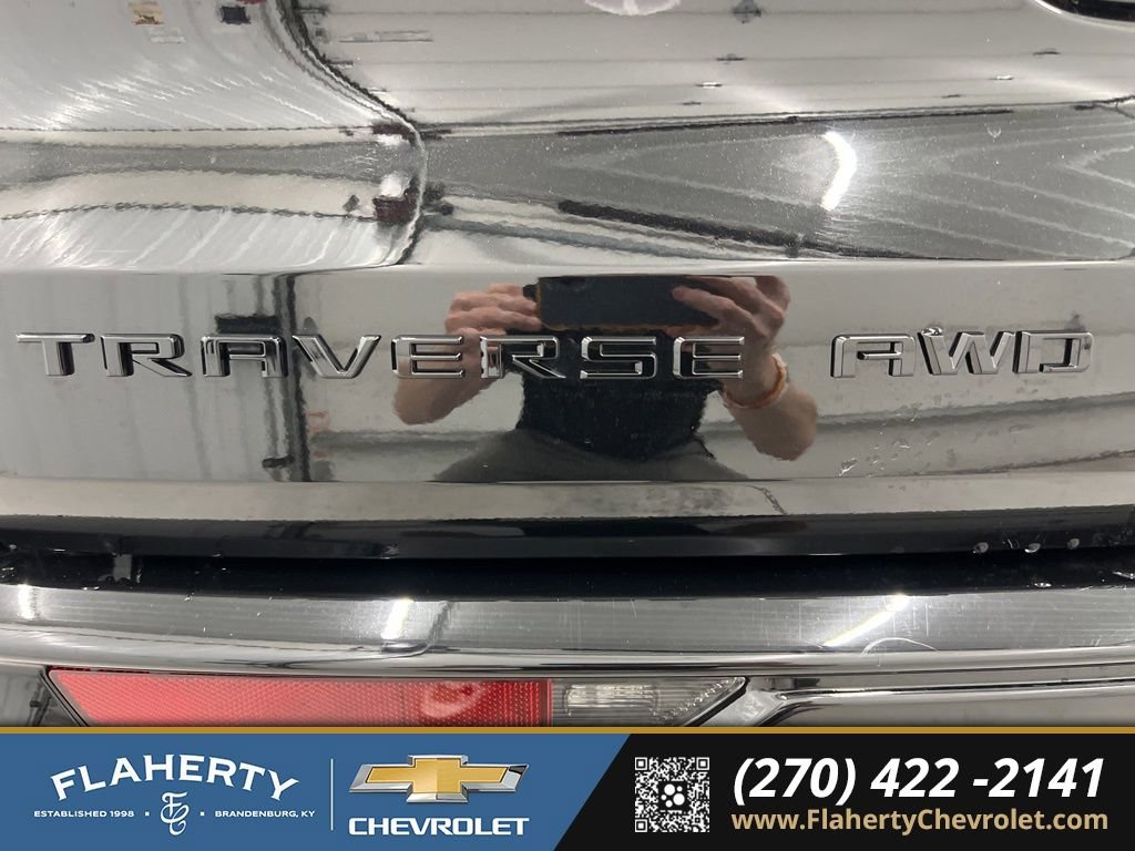 Used 2024 Chevrolet Traverse RS w/ LPO, Floor Liner Package AWD/4WD image 18