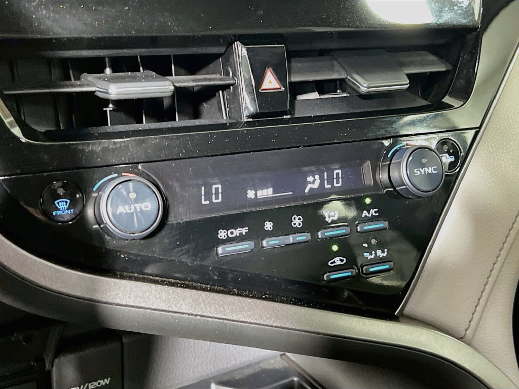Used 2022 Toyota Camry SE w/ Audio Upgrade Package FWD image 23