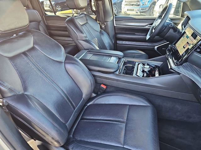 Used 2024 Jeep Wagoneer L Series III w/ Flexible Seating Group image 10