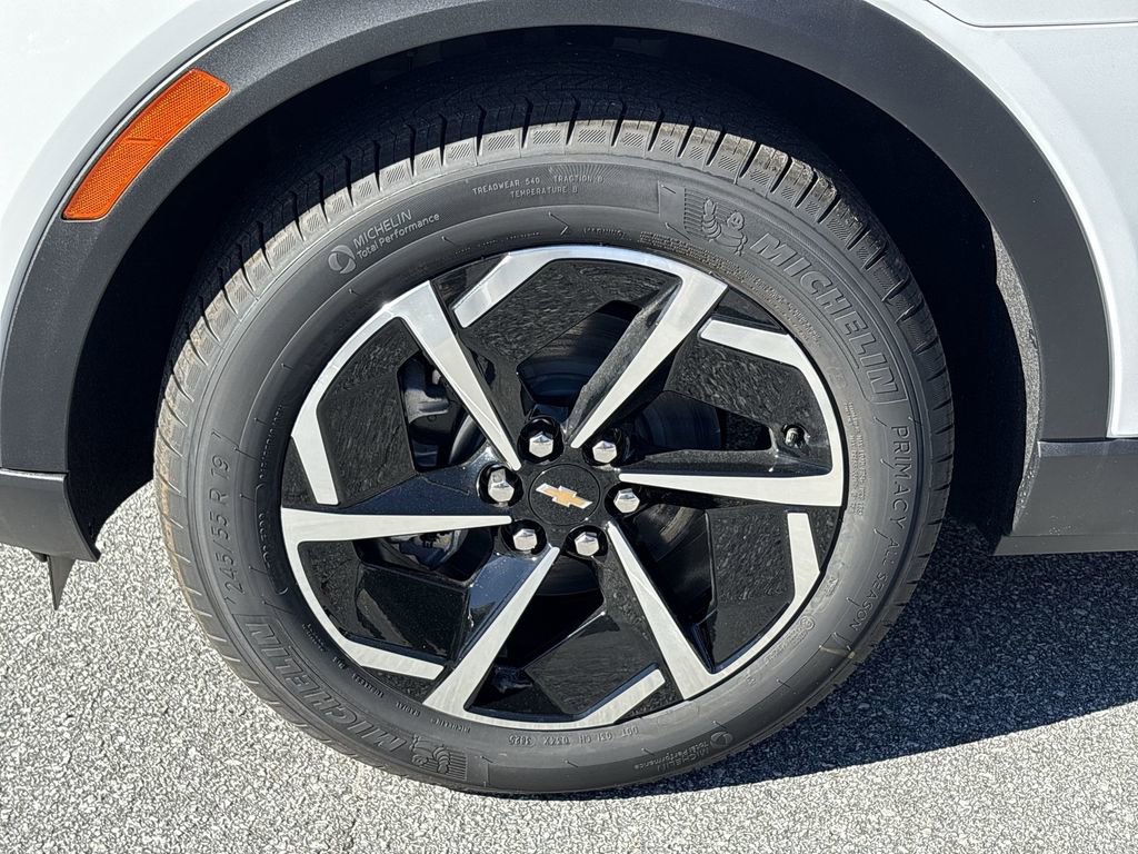 New 2026 Chevrolet Equinox EV LT w/ Comfort Package image 32