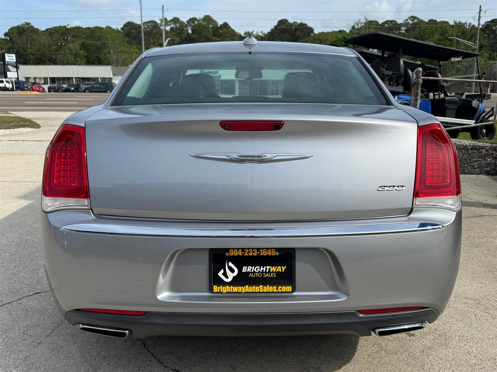 Used 2015 Chrysler 300 Limited image 6
