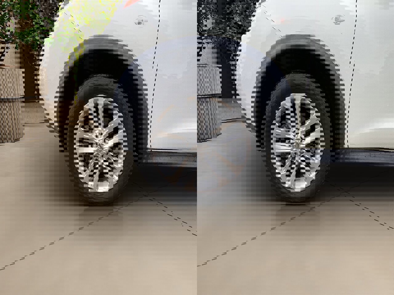 Used 2012 Nissan Juke SV image 25