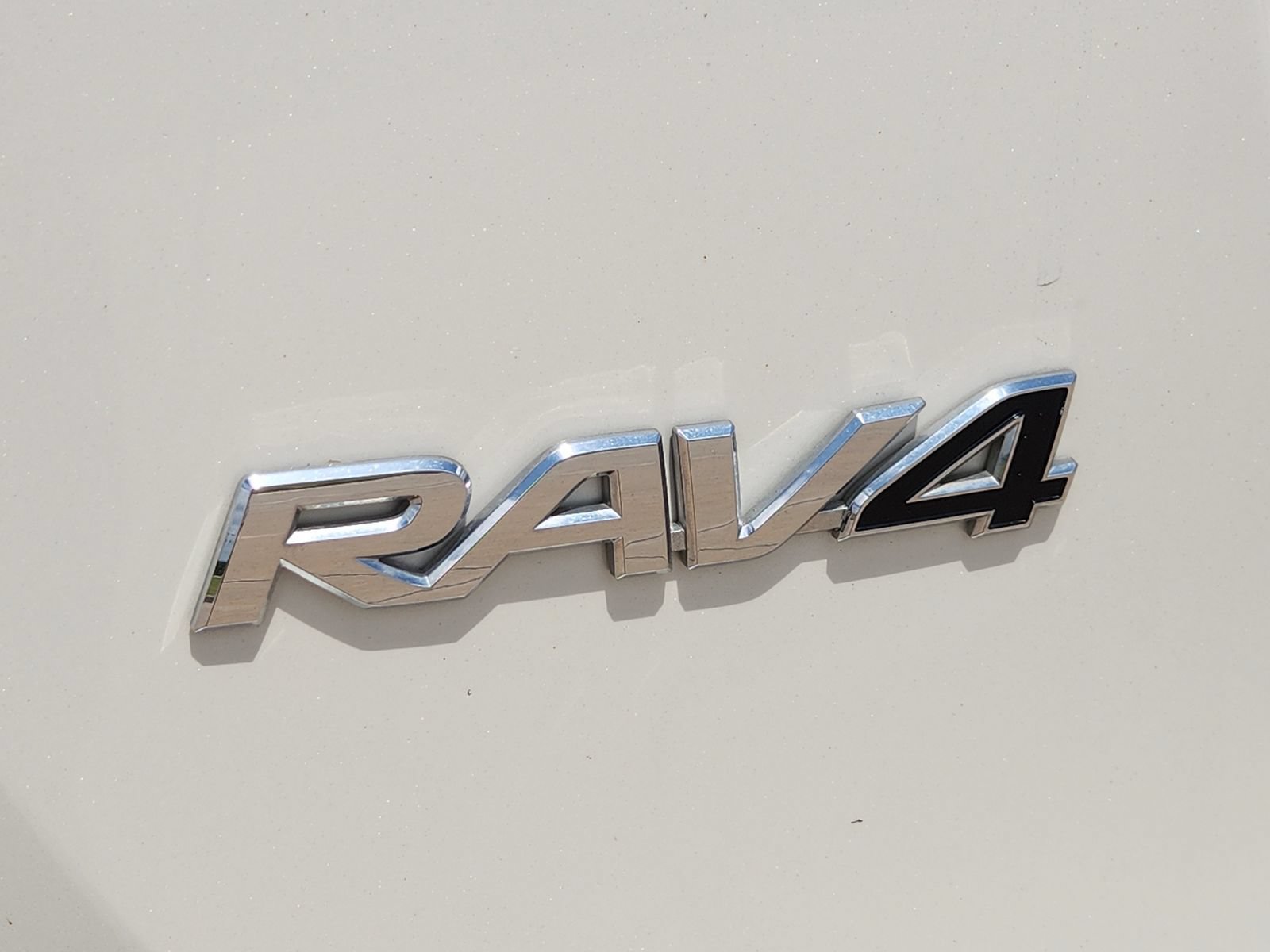 Used 2017 Toyota RAV4 Limited w/ Advanced Technology Package FWD image 12