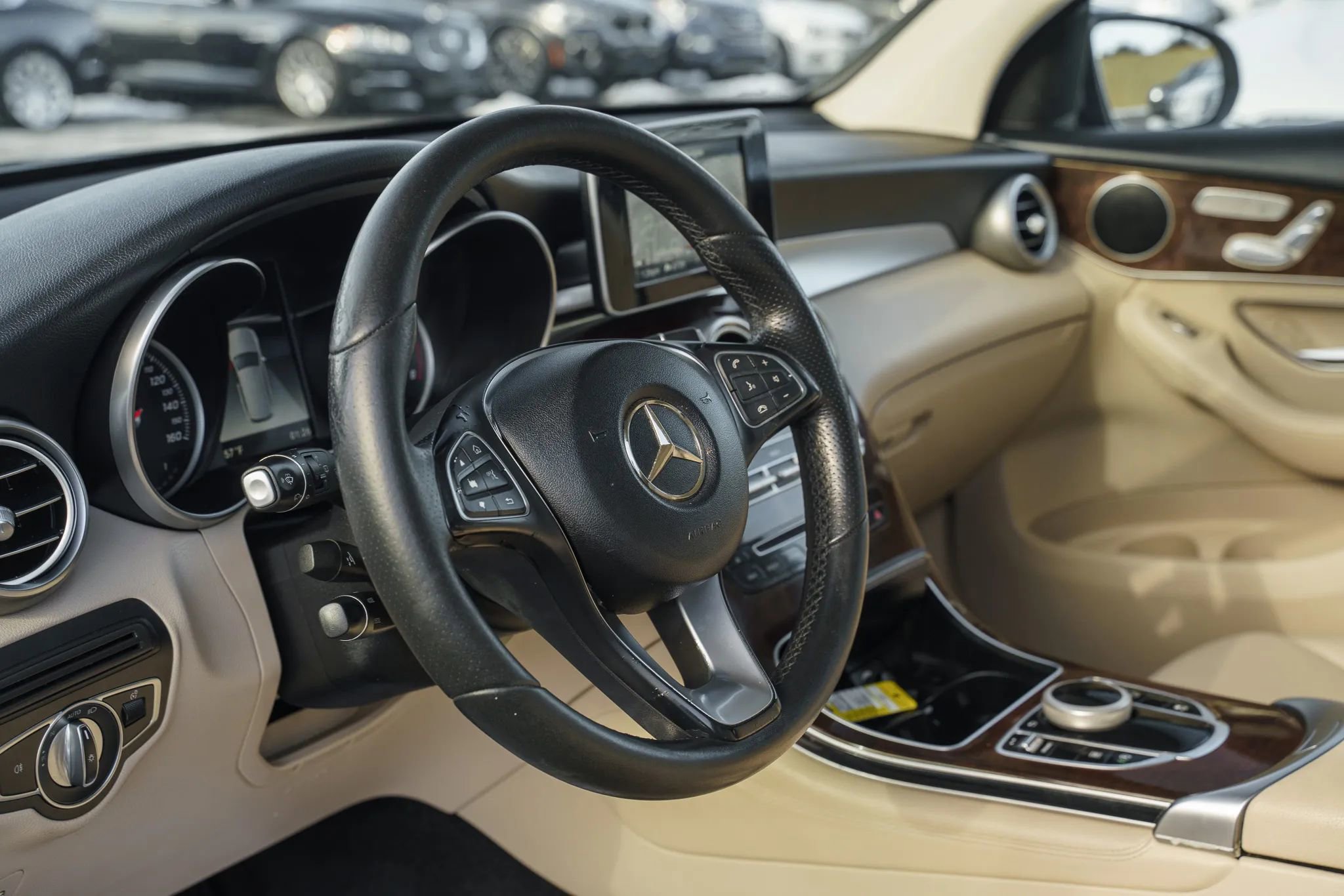 Used 2018 Mercedes-Benz GLC 300 GLC 300 4MATIC Sport Utility 4 image 16