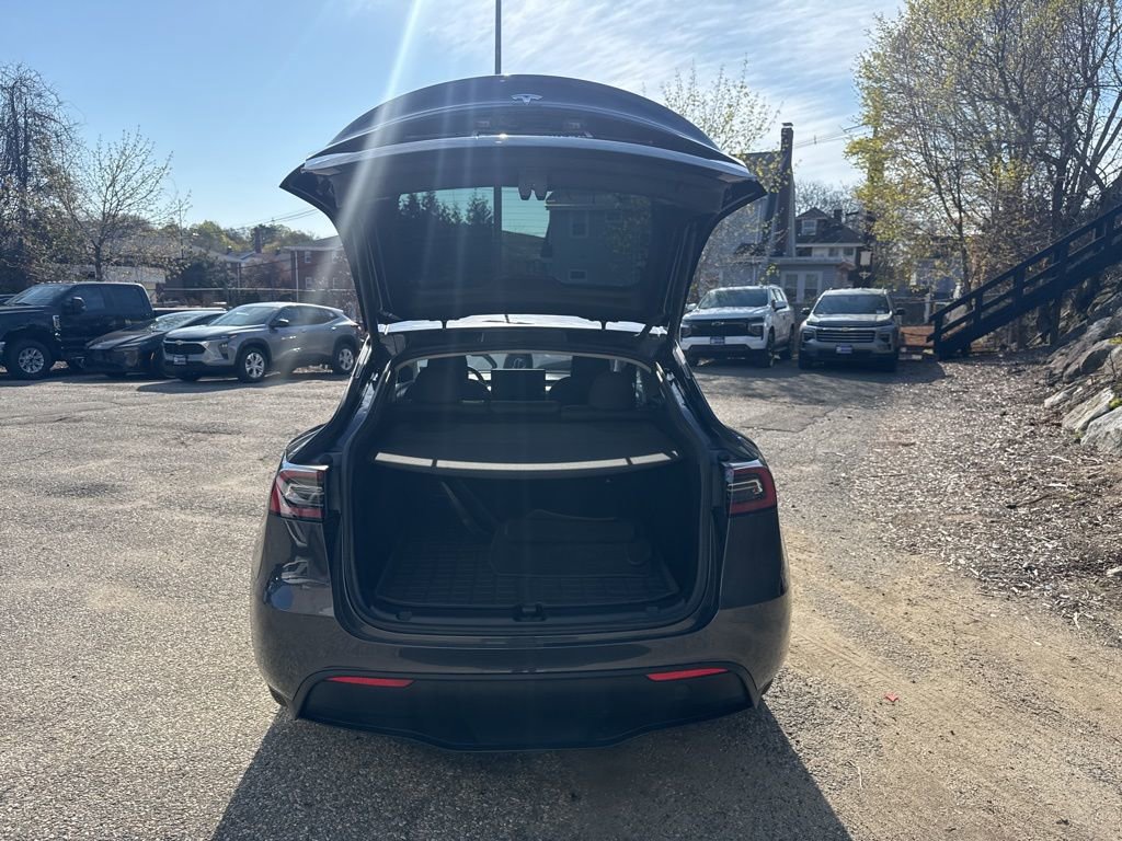 Used 2024 Tesla Model Y Long Range AWD/4WD image 5