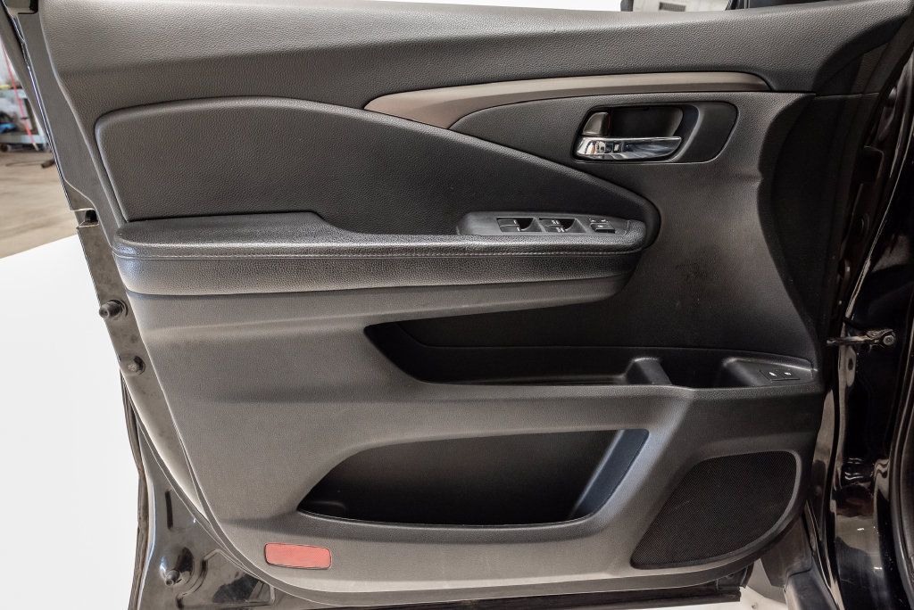 Used 2017 Honda Pilot EX-L image 11