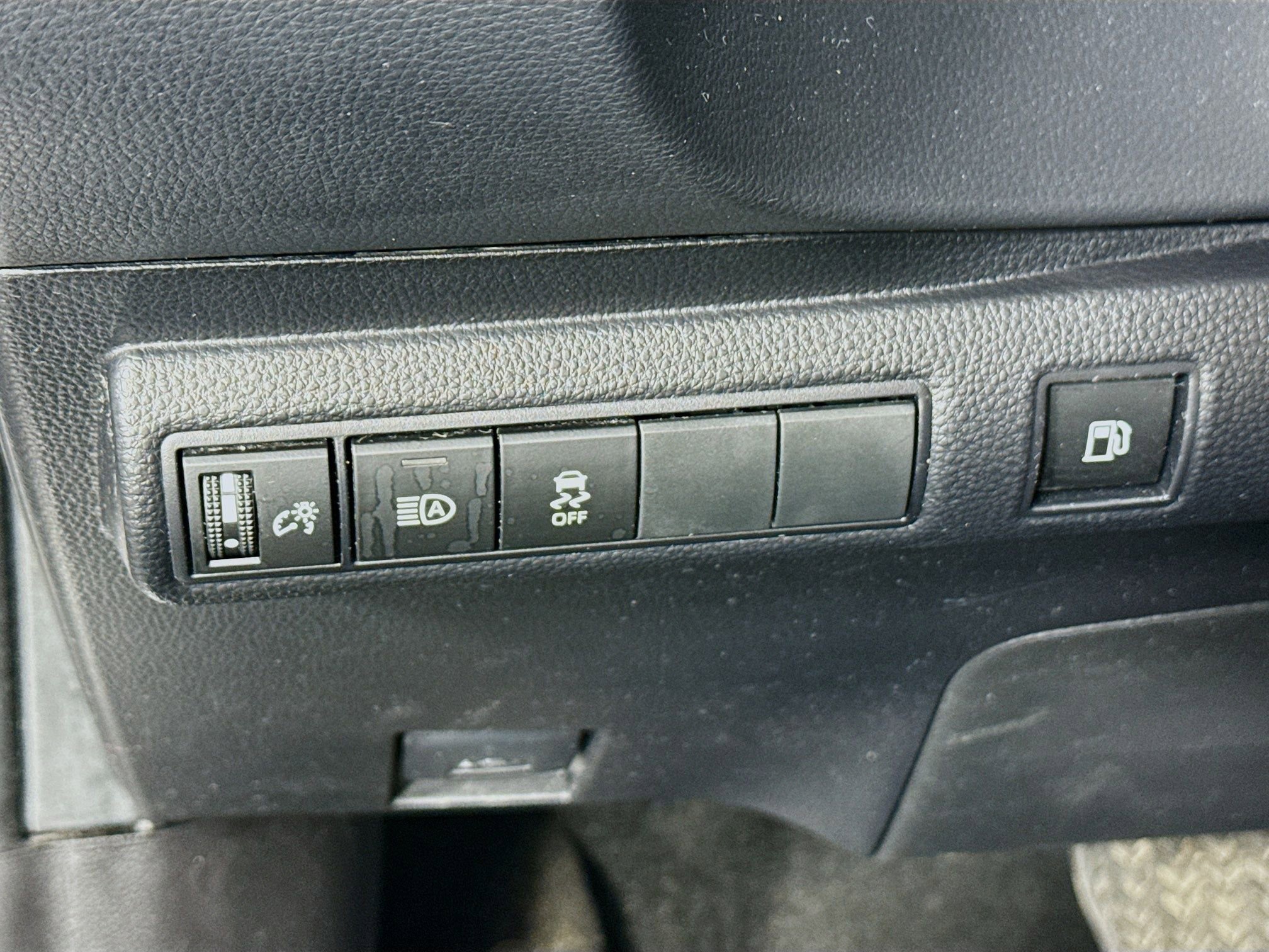 Certified 2024 Toyota Corolla SE w/ SE Package image 11