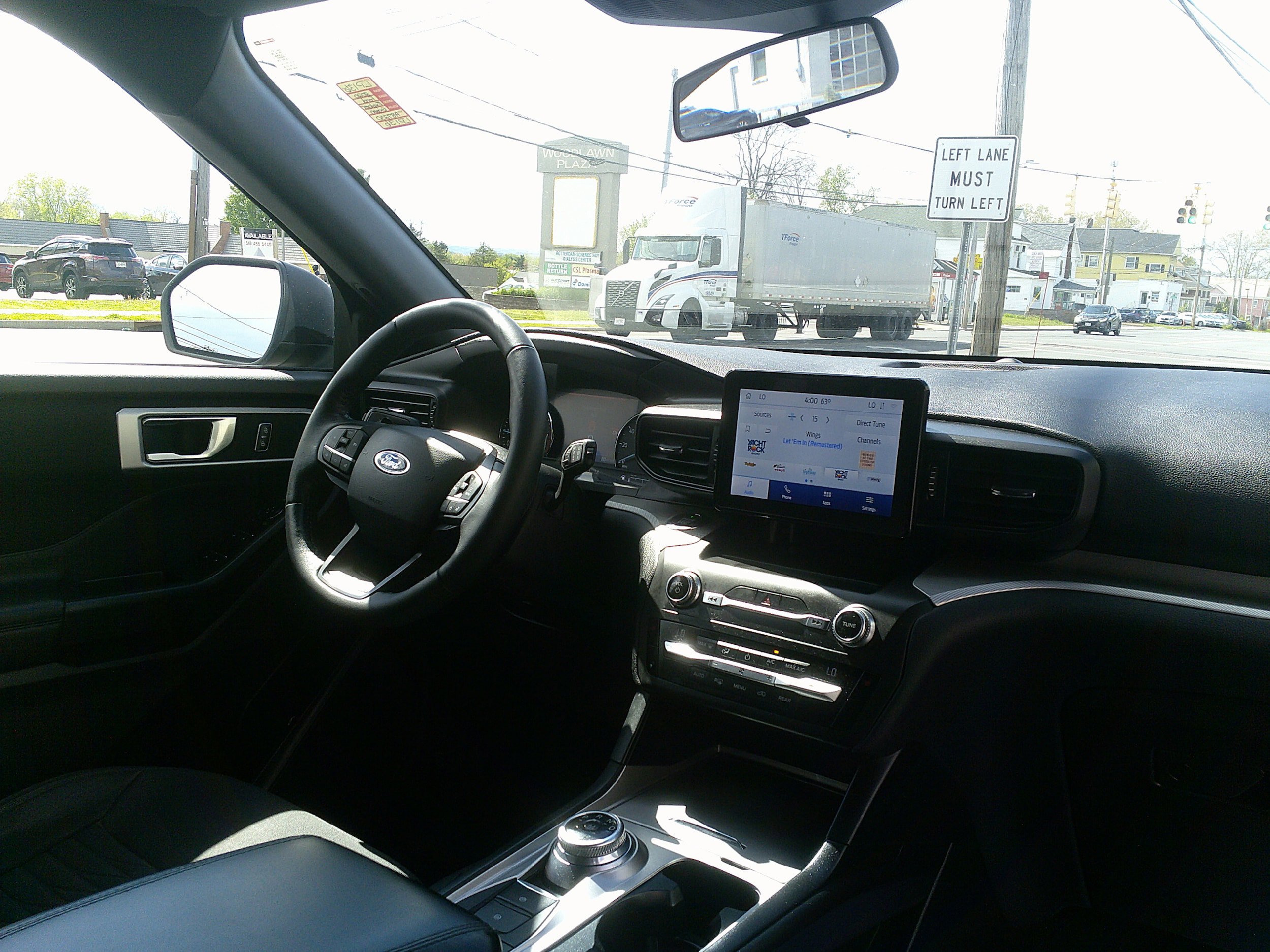 Used 2020 Ford Explorer XLT w/ Comfort Package AWD/4WD image 24