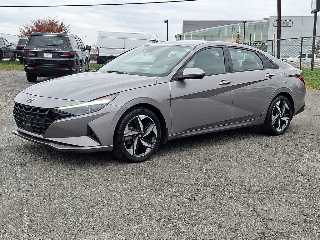 Used 2023 Hyundai Elantra SEL w/ Convenience Package image 6