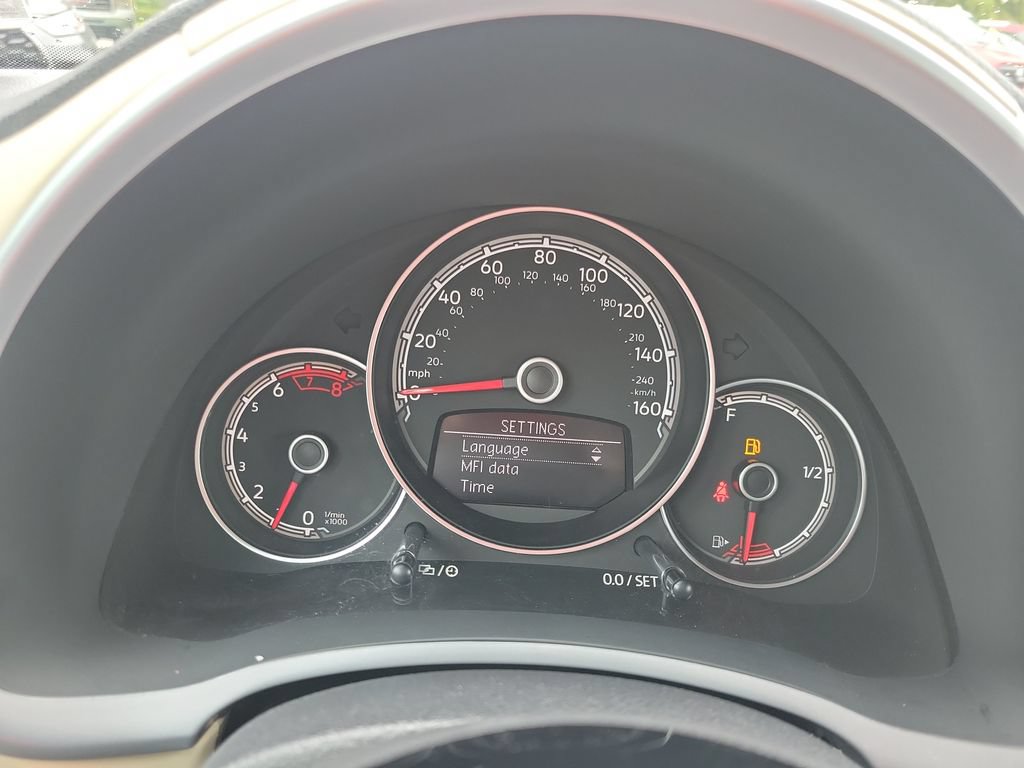 Used 2019 Volkswagen Beetle 2.0T Final Edition SEL FWD image 31