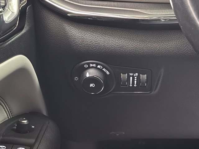 Used 2022 Jeep Compass Limited AWD/4WD image 14