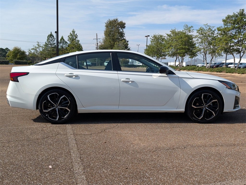 Used 2024 Nissan Altima 2.5 SR image 8