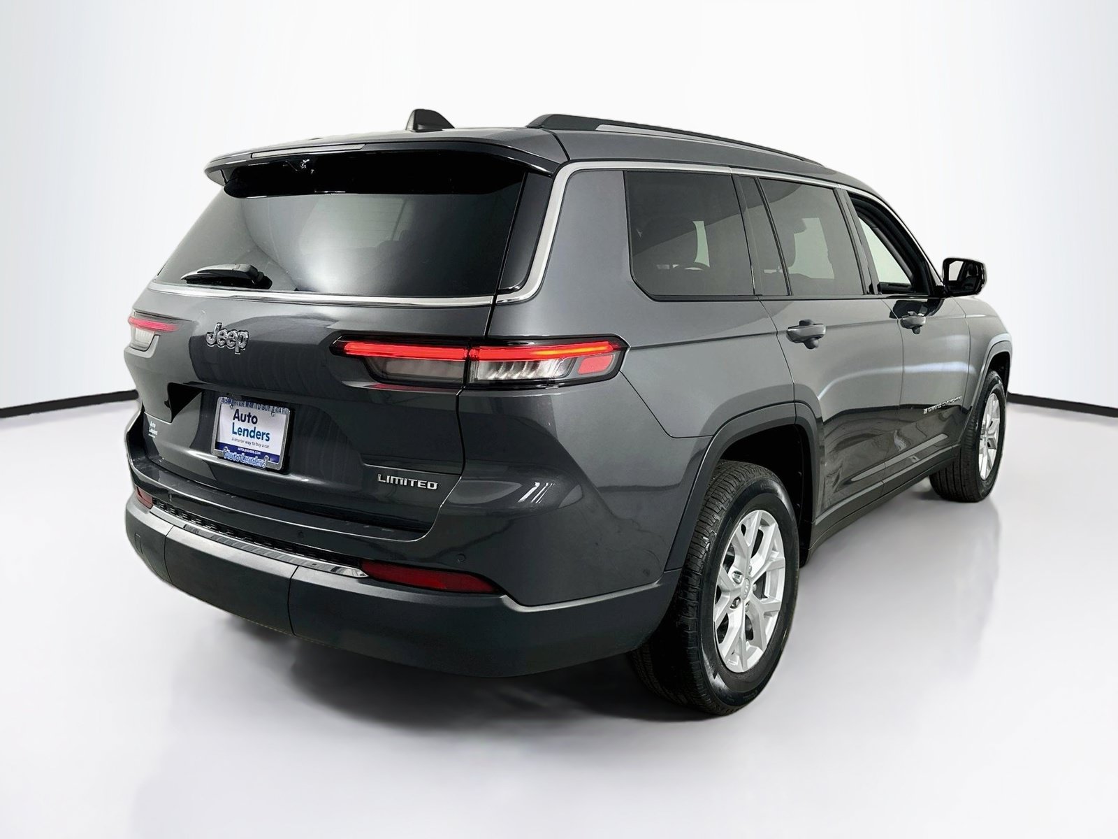 Used 2023 Jeep Grand Cherokee L Limited w/ Luxury Tech Group II RWD image 5