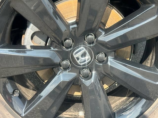 Used 2025 Honda Pilot Black Edition image 32