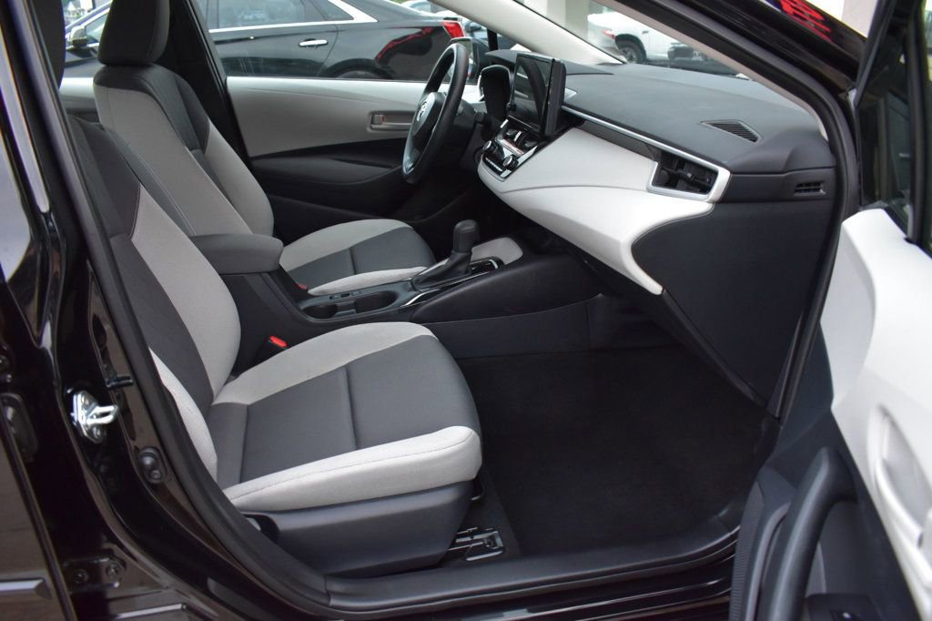 Used 2025 Toyota Corolla LE image 17